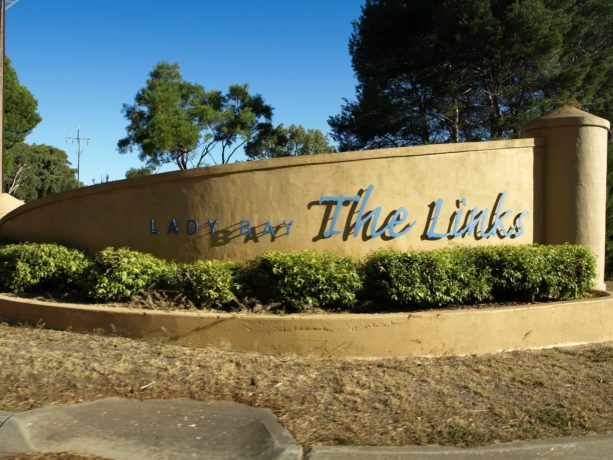 Entrance to Links Lady Bay Golf Resort