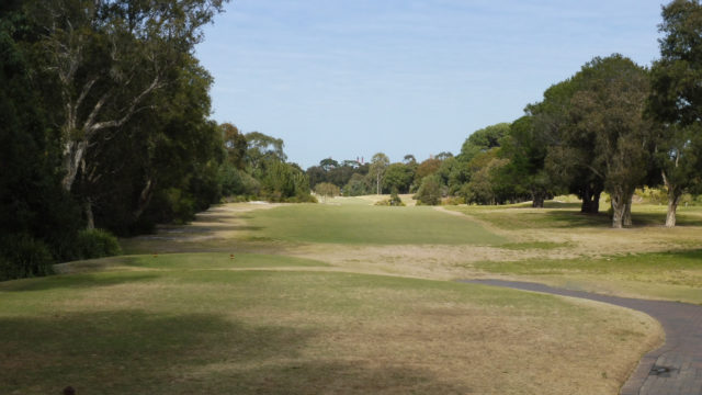 The 1st tee at Bonnie Doon Golf Club