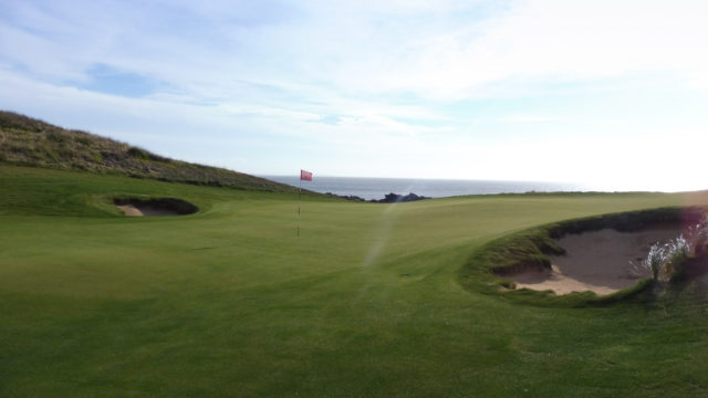 The 10th green at Cape Wickham Links