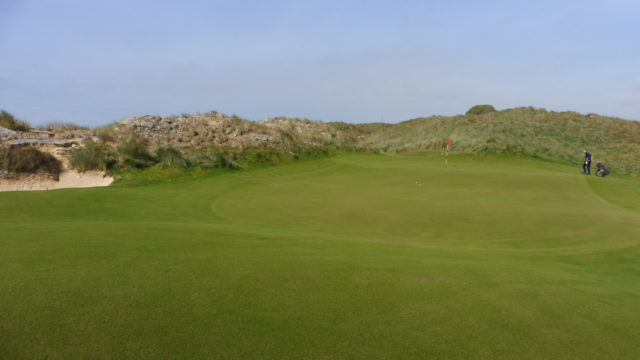 The 7th green at Cape Wickham Links