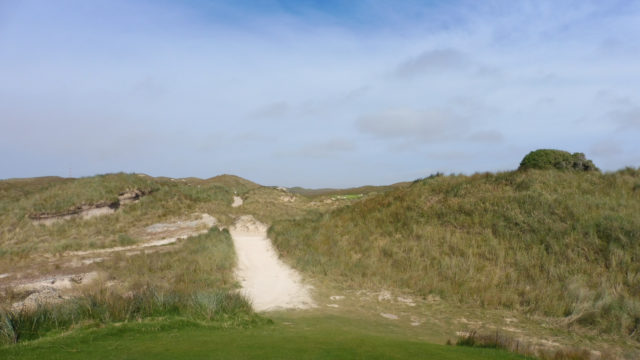 The 8th tee at Cape Wickham Links