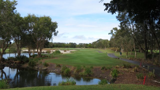 The 9th tee at Lakelands Golf Club